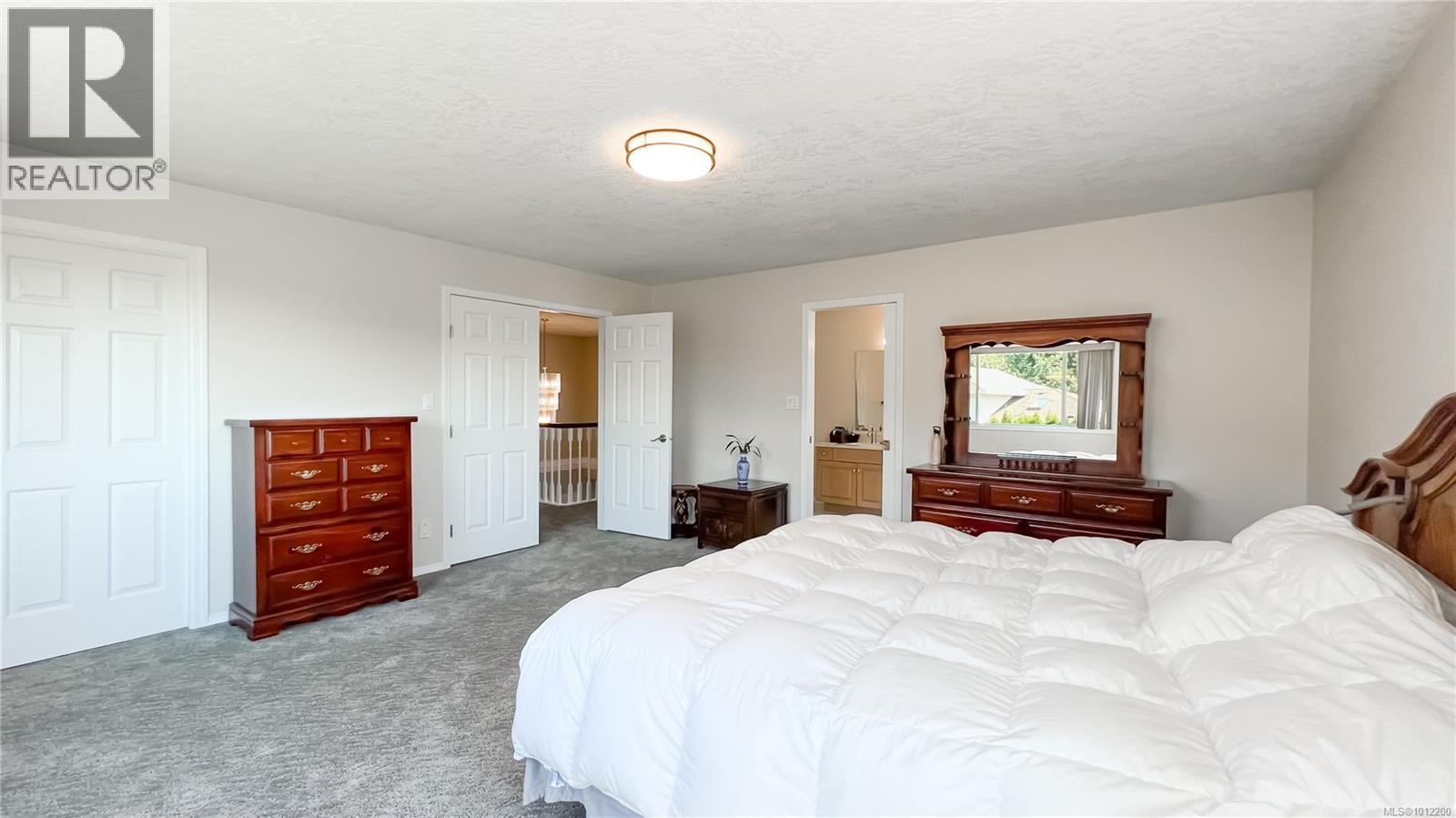 Photo 13 of 1016 Adeline Pl, Saanich BC