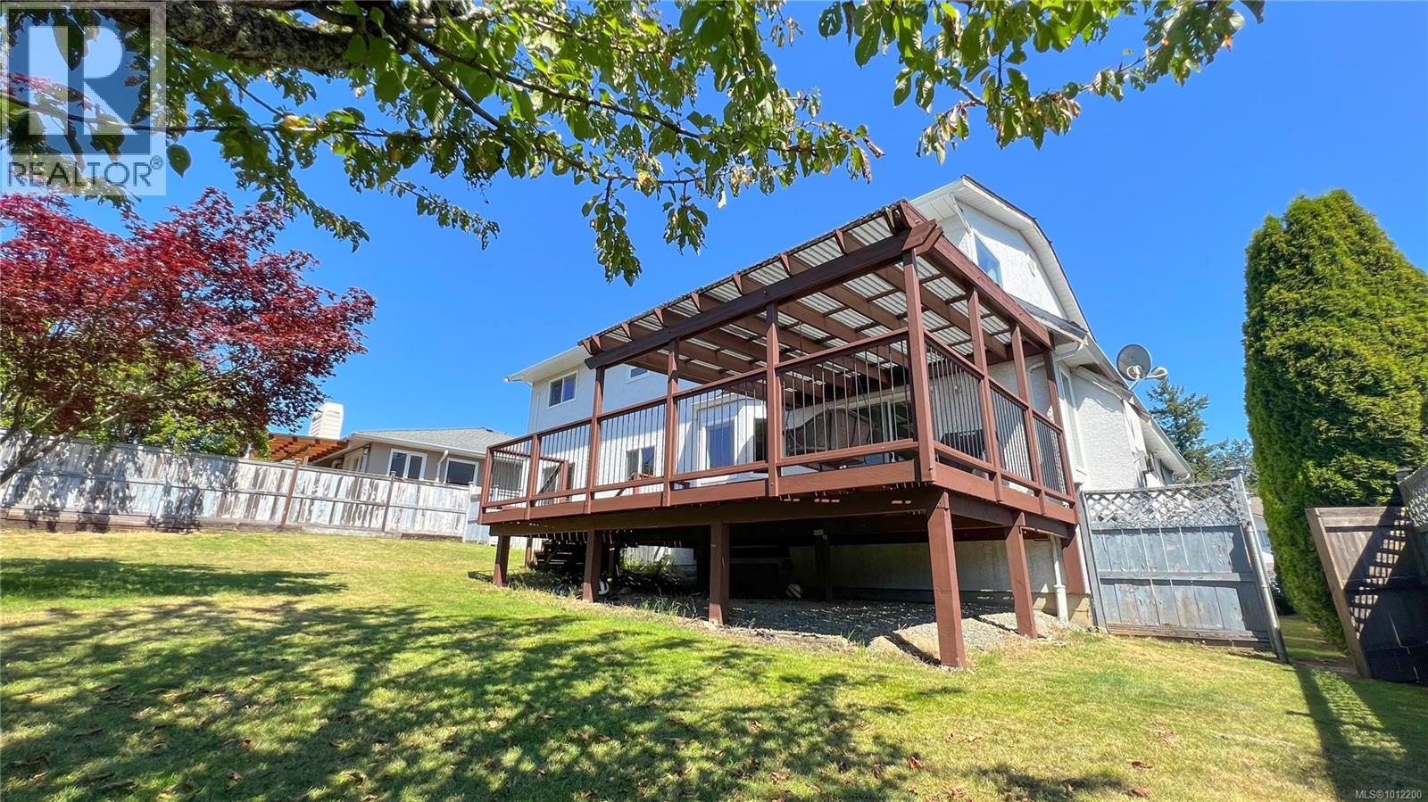 Photo 11 of 1016 Adeline Pl, Saanich BC