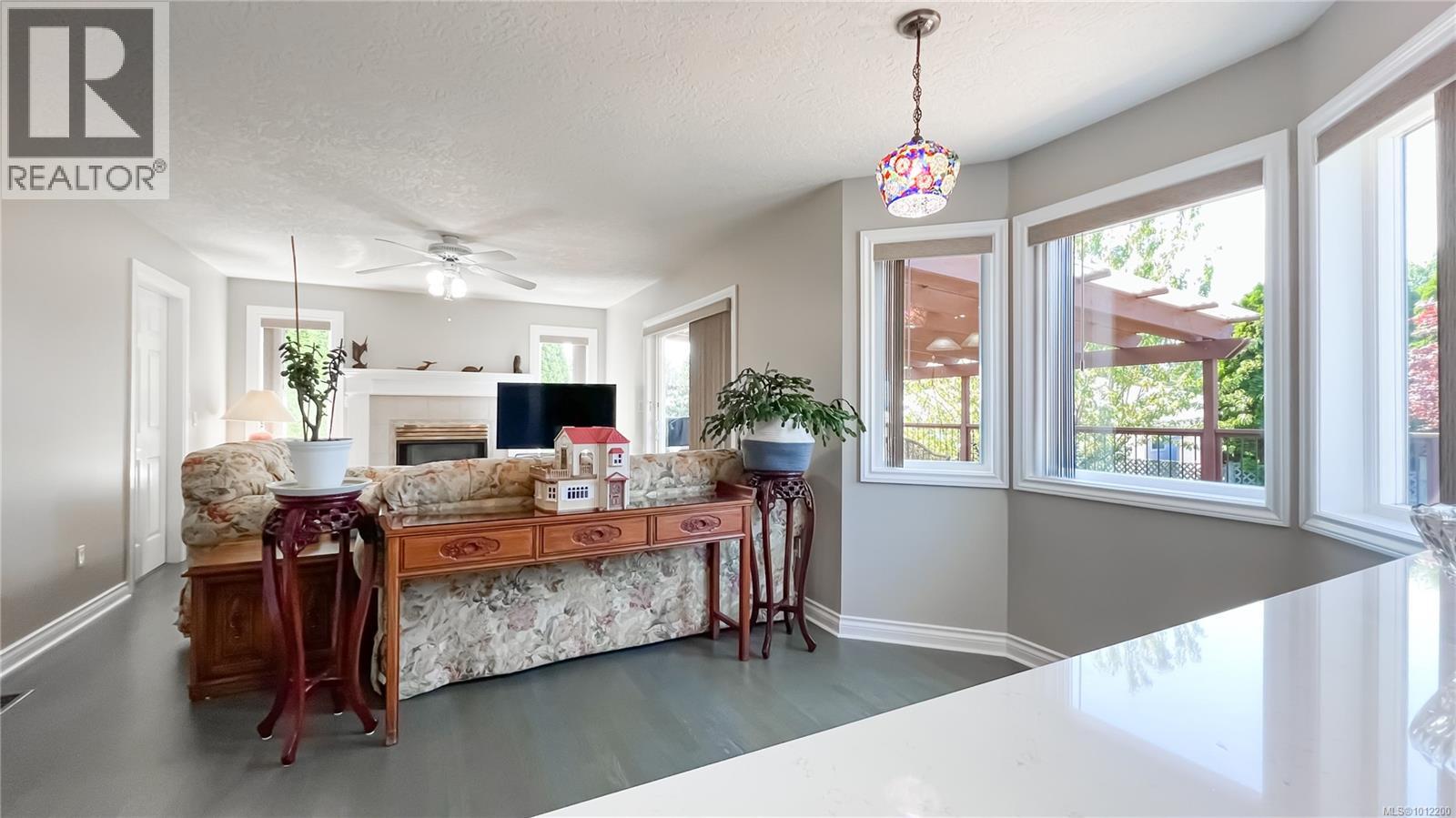 Photo 27 of 1016 Adeline Pl, Saanich BC