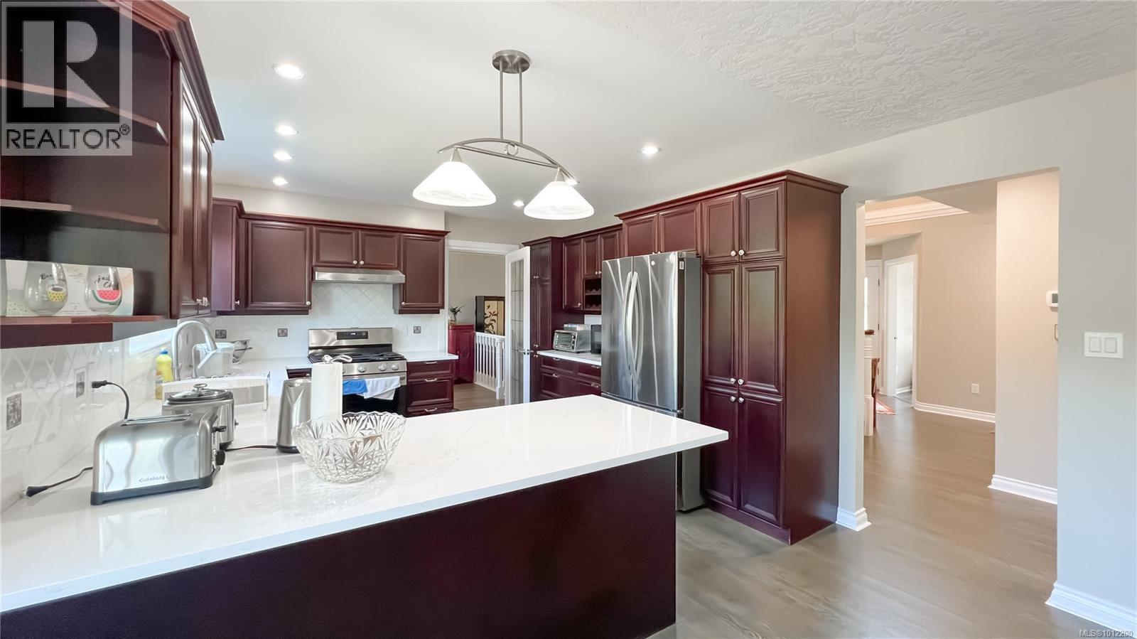 Photo 31 of 1016 Adeline Pl, Saanich BC