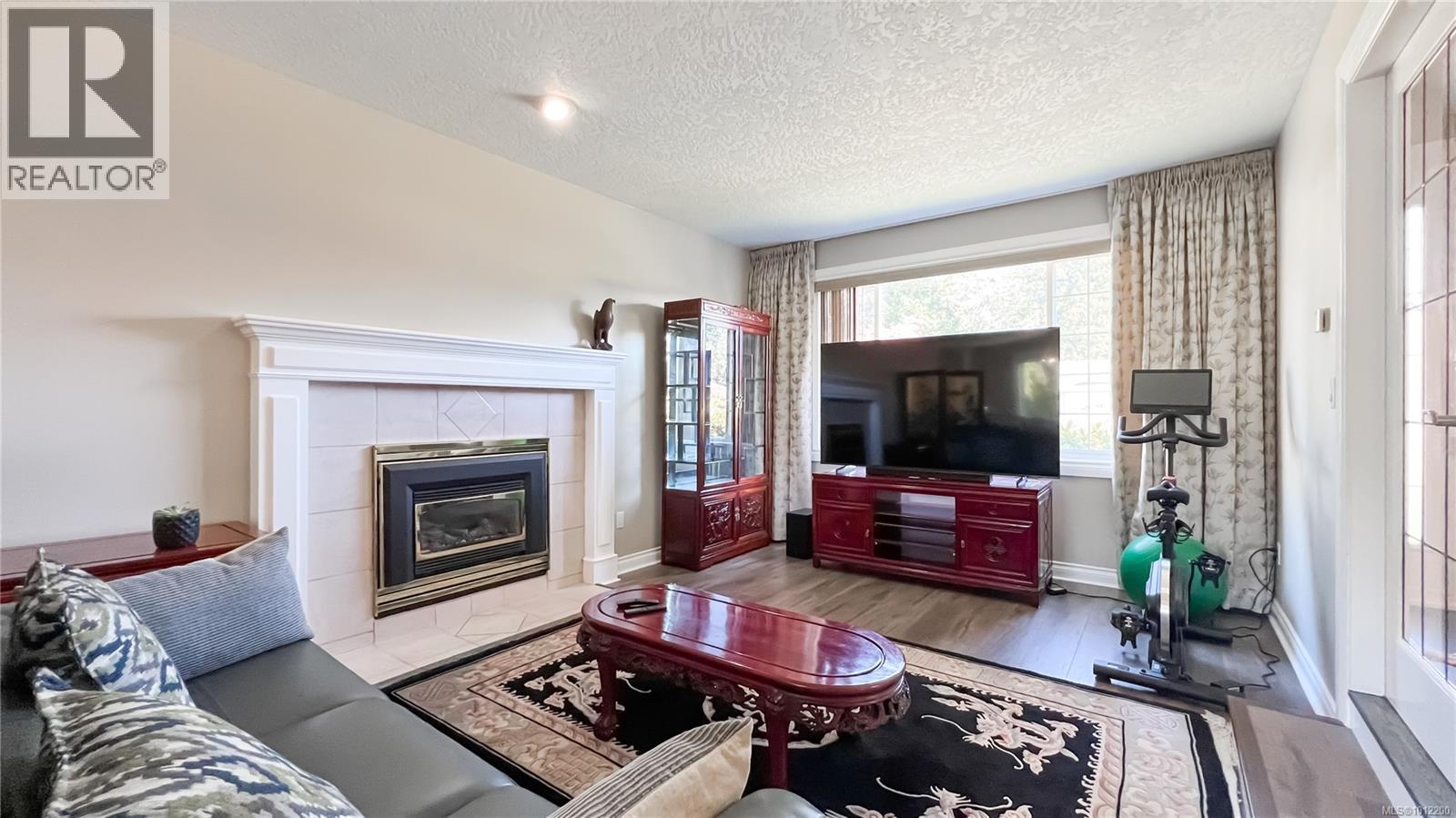 Photo 1 of 1016 Adeline Pl, Saanich BC
