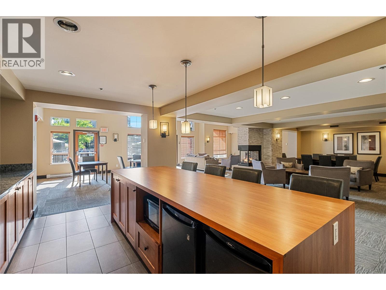 Photo 4 of 1093 Sunset Drive Unit 307, Kelowna BC