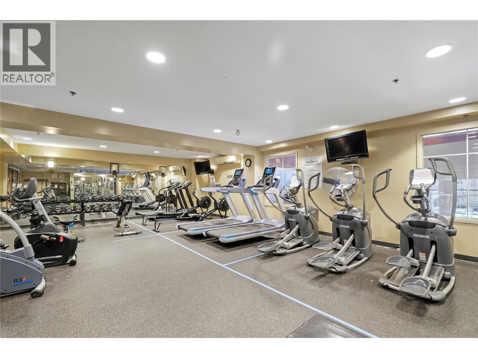 Photo 10 of 1093 Sunset Drive Unit 307, Kelowna BC