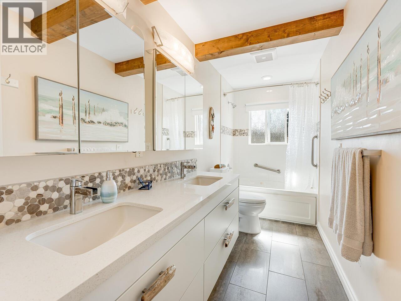 Photo 14 of 302 Blackman Street, New Westminster BC