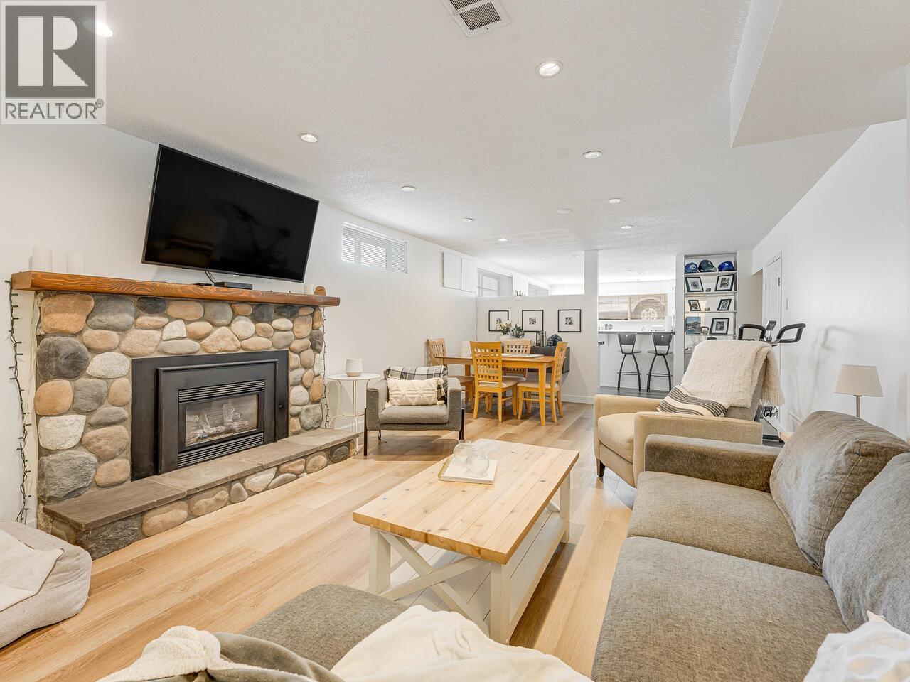 Photo 17 of 302 Blackman Street, New Westminster BC