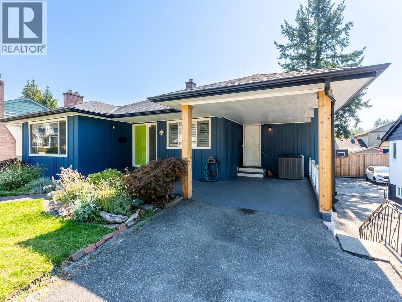 Photo 2 of 302 Blackman Street, New Westminster BC