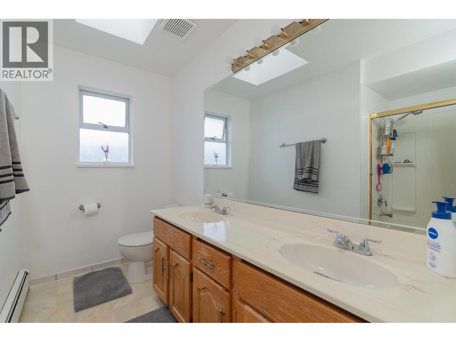 Photo 16 of 4838 Albert Street, Burnaby BC