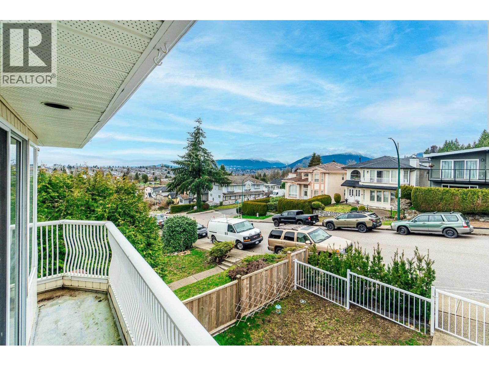Photo 3 of 4838 Albert Street, Burnaby BC