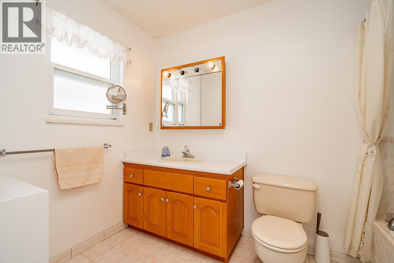 Photo 16 of 7823 Elwell Street, Burnaby BC