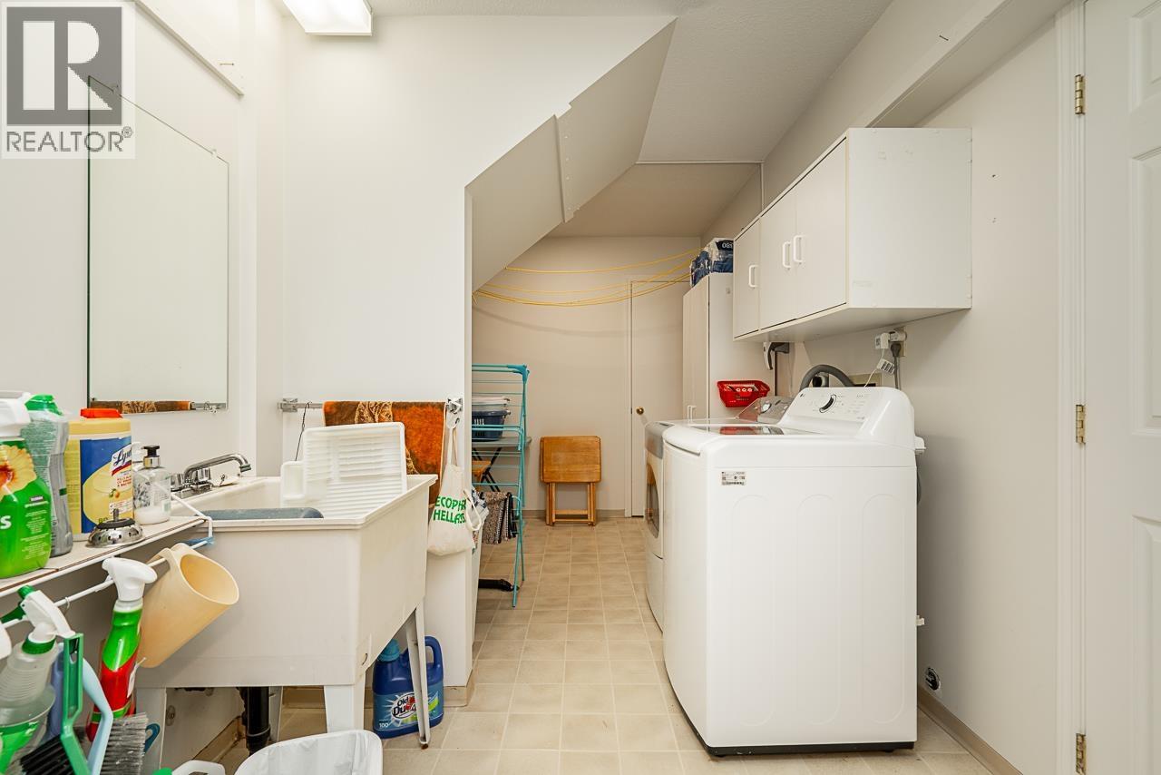 Photo 39 of 7823 Elwell Street, Burnaby BC