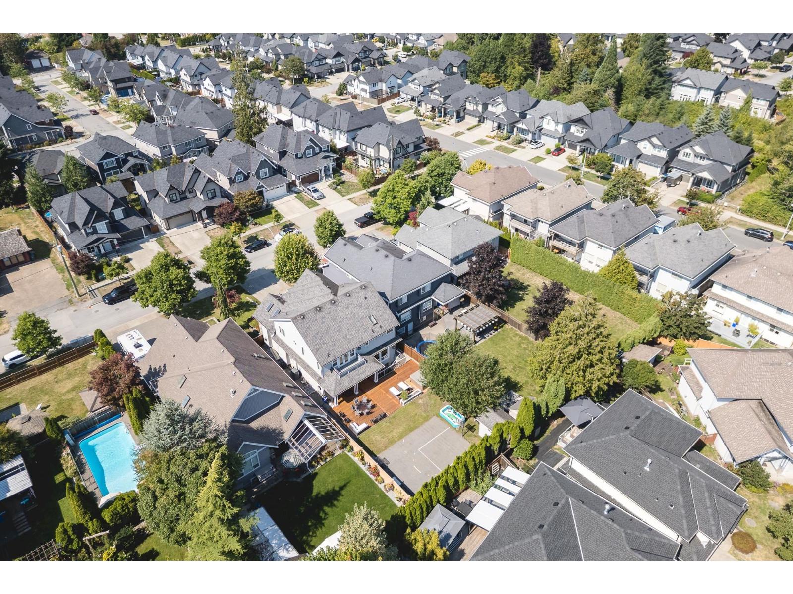 Photo 3 of 6648 181 Street, Surrey BC