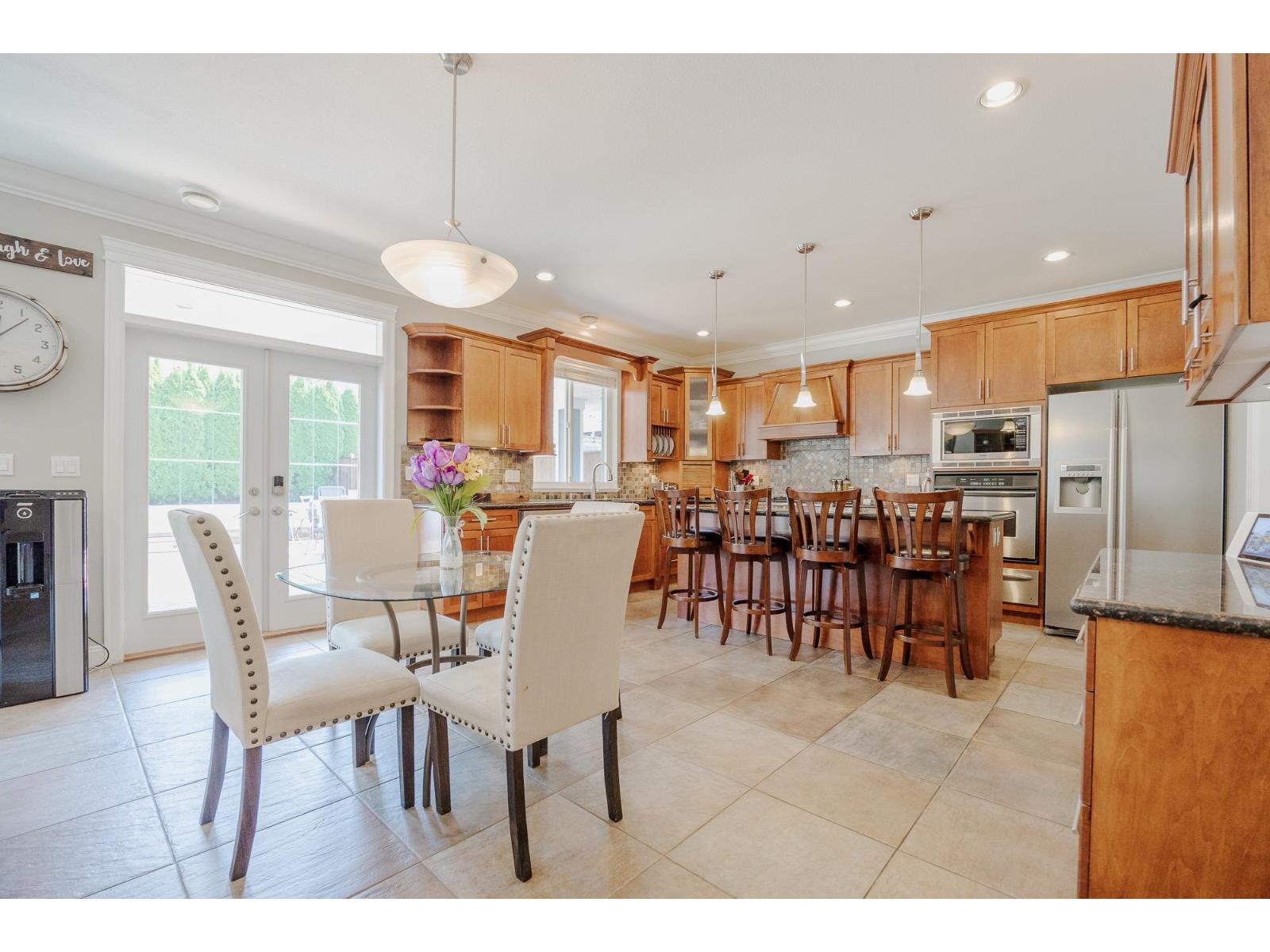 Photo 4 of 6648 181 Street, Surrey BC