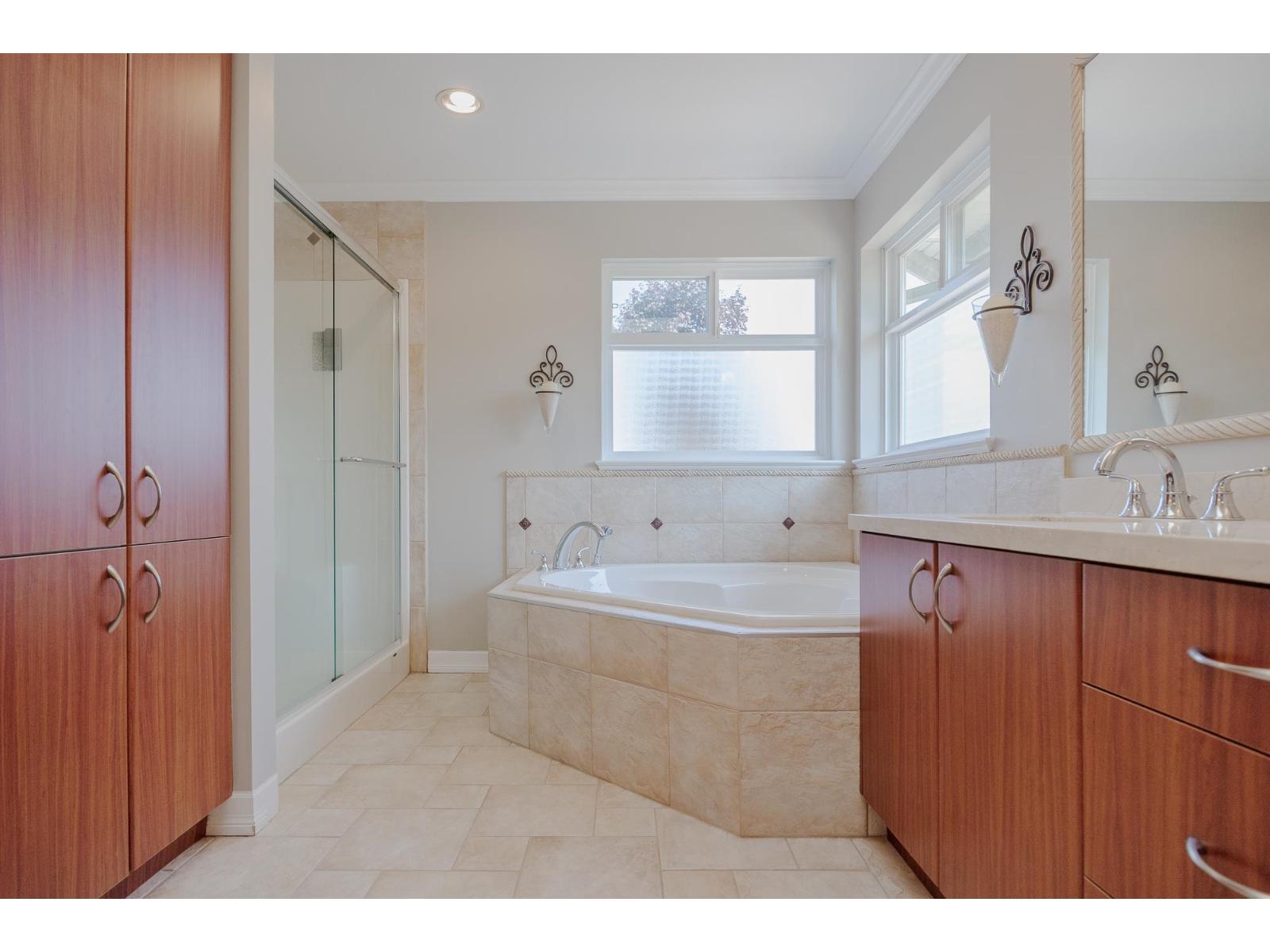 Photo 23 of 6648 181 Street, Surrey BC