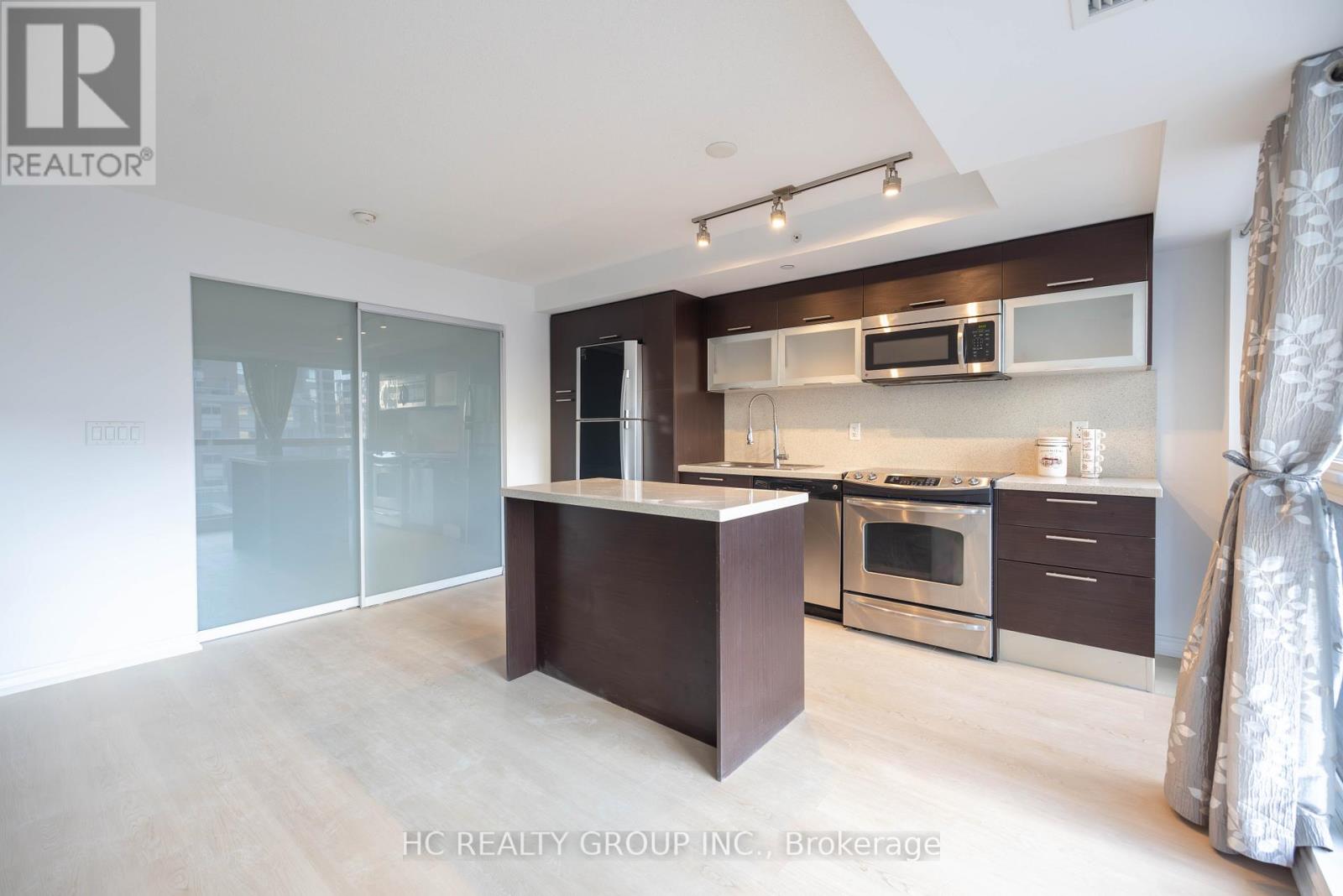 Photo 17 of 819 386 Yonge Street, Toronto ON