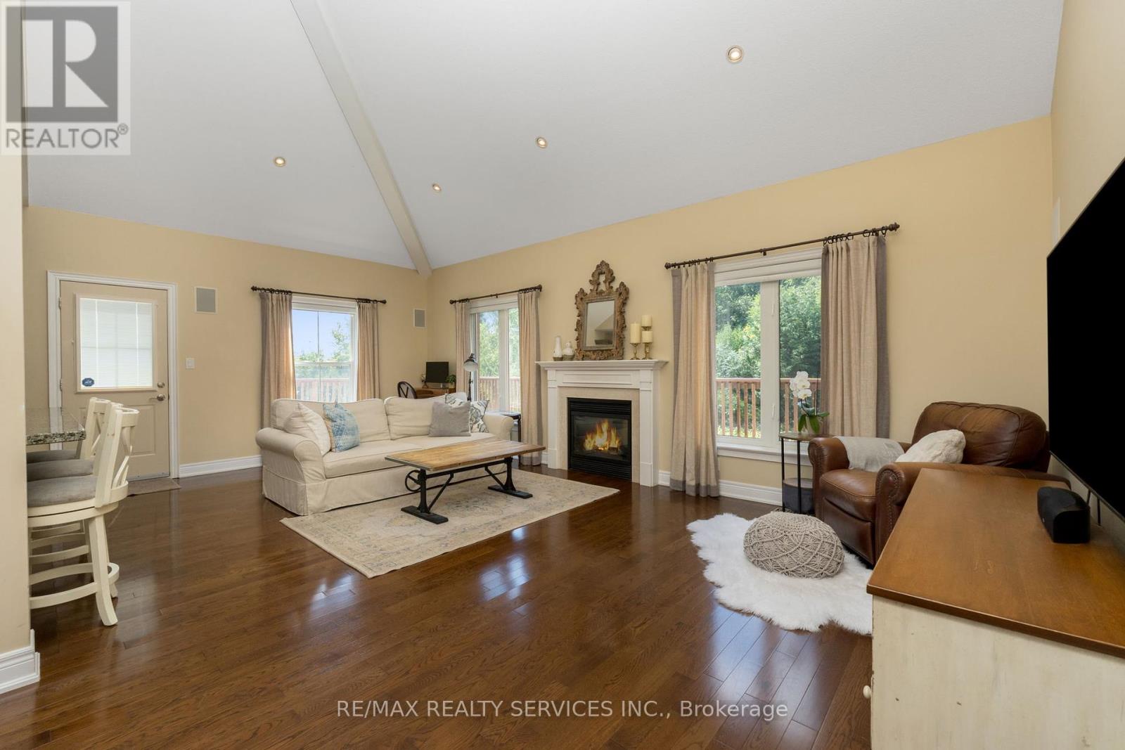 Photo 14 of 74 North Riverdale Drive, Caledon ON