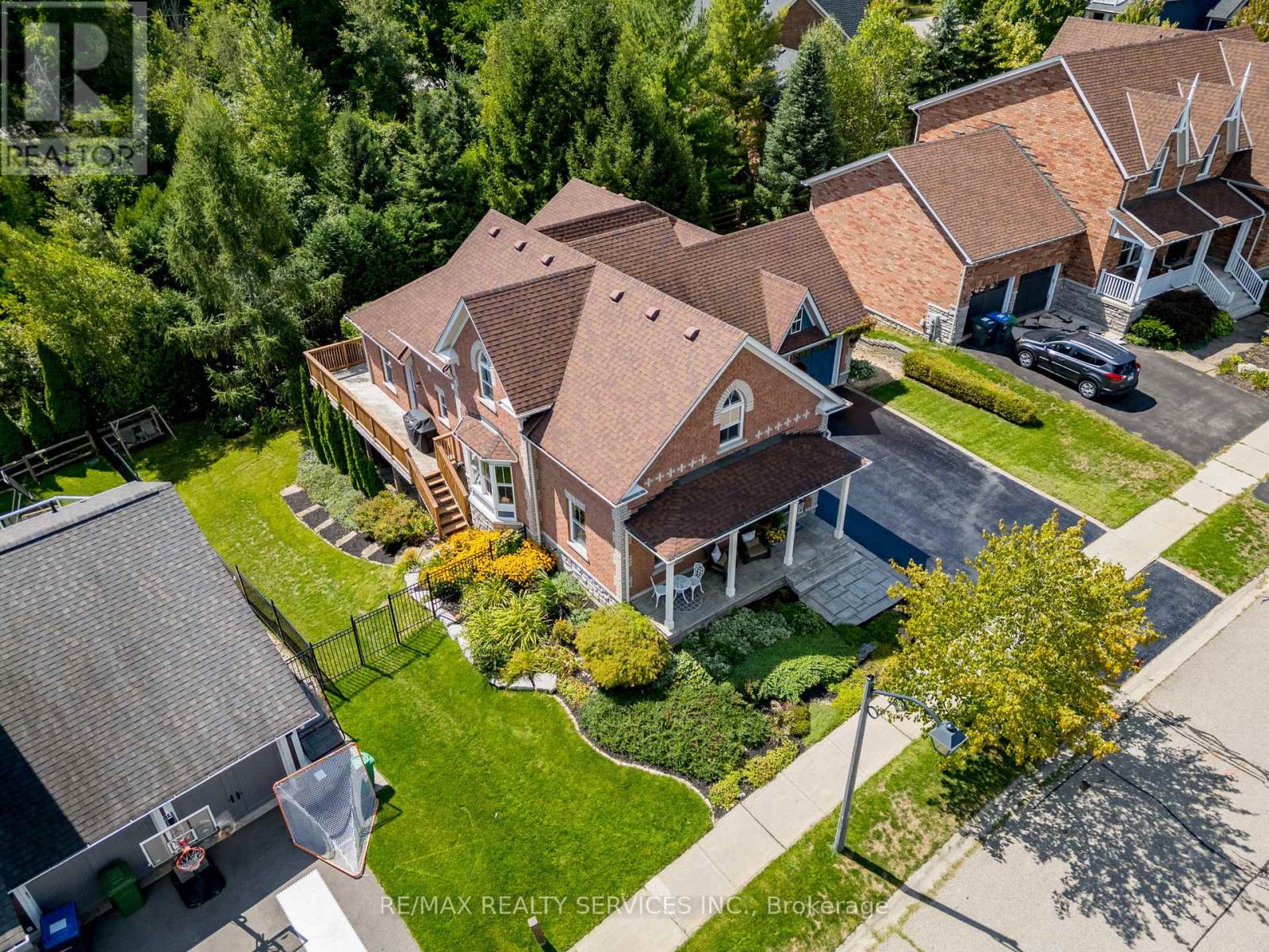 Photo 1 of 74 North Riverdale Drive, Caledon ON