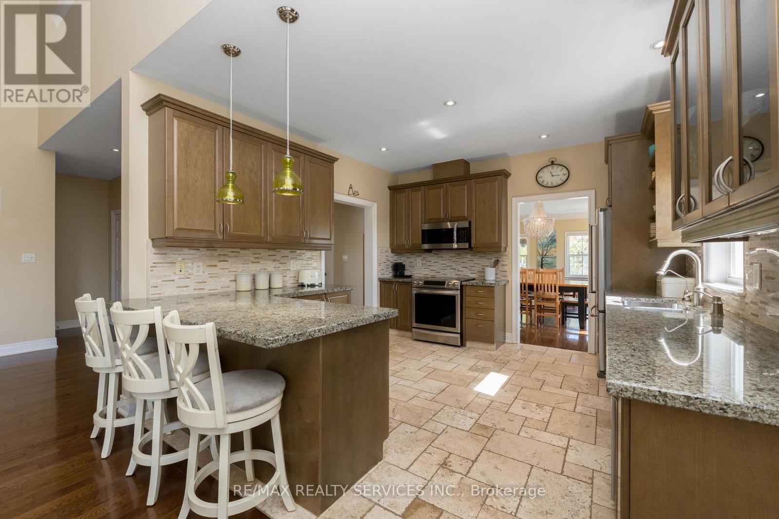 Photo 12 of 74 North Riverdale Drive, Caledon ON