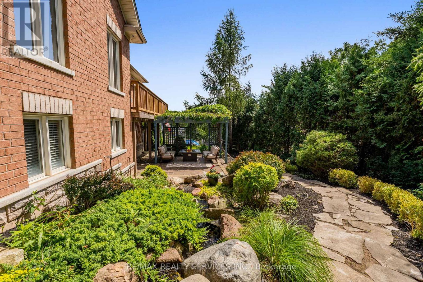 Photo 42 of 74 North Riverdale Drive, Caledon ON