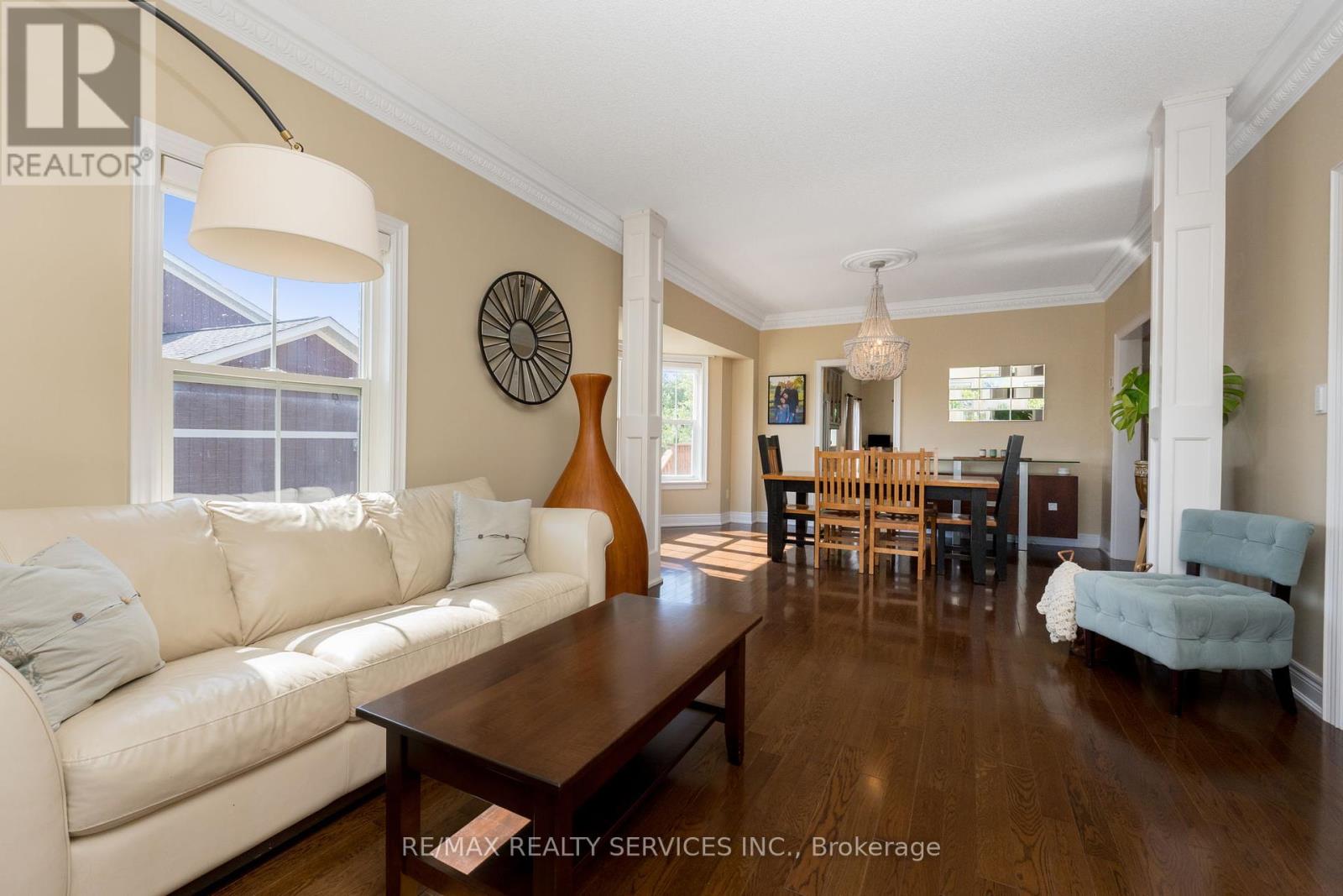 Photo 9 of 74 North Riverdale Drive, Caledon ON