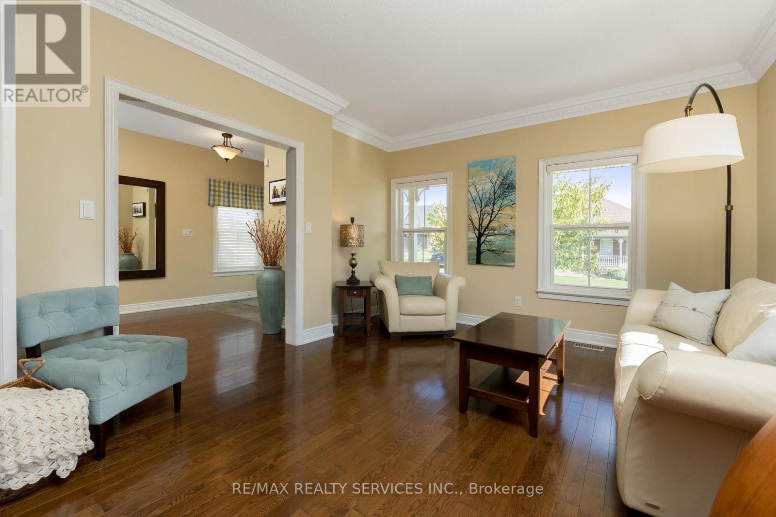 Photo 8 of 74 North Riverdale Drive, Caledon ON