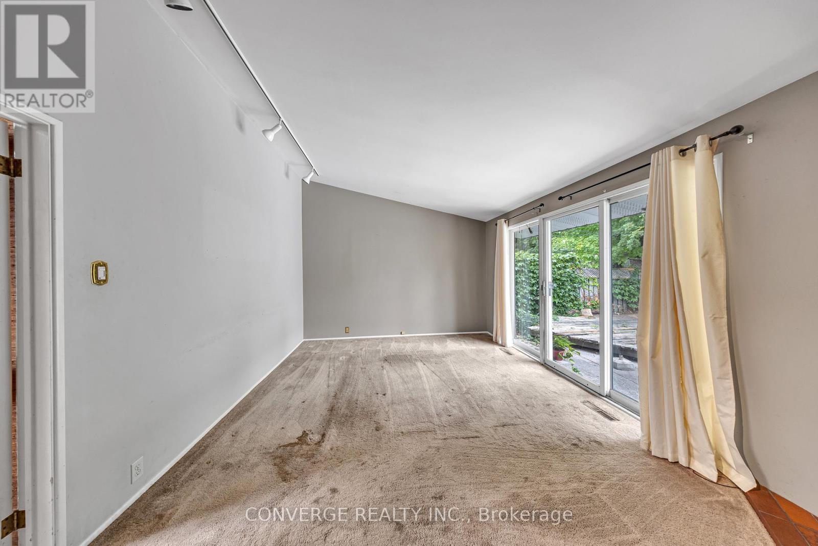 Photo 10 of 41 Brookridge Drive, Toronto ON