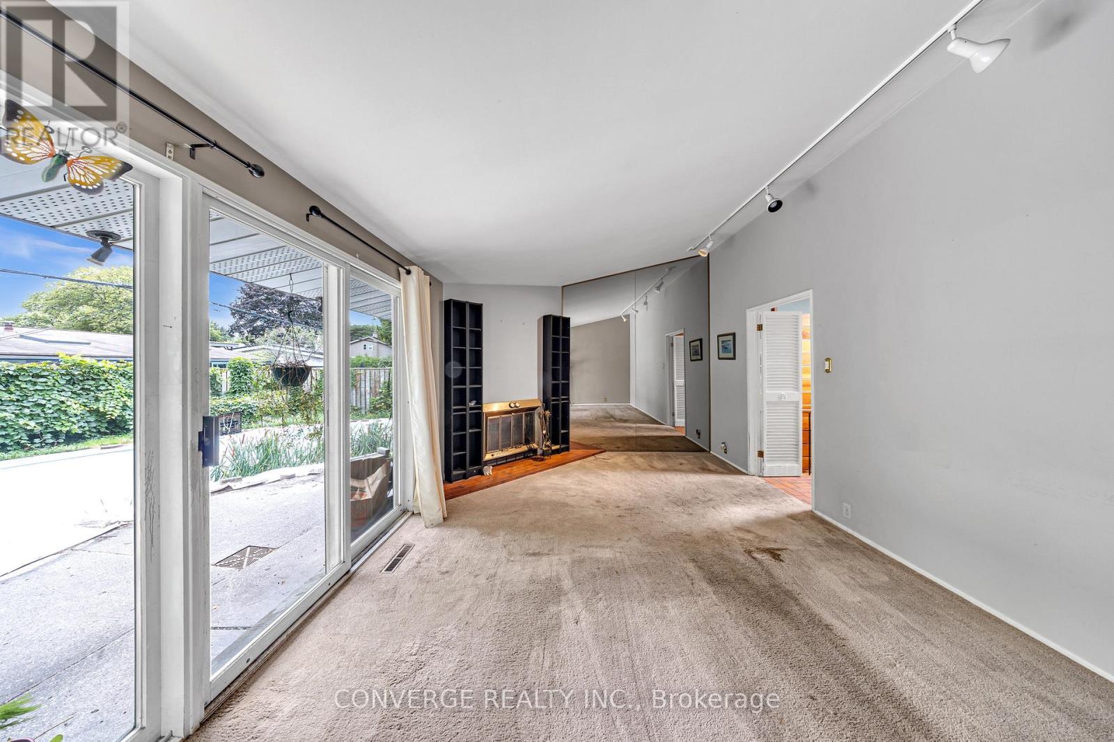Photo 11 of 41 Brookridge Drive, Toronto ON