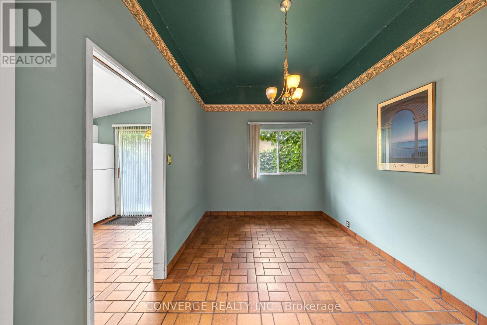 Photo 5 of 41 Brookridge Drive, Toronto ON