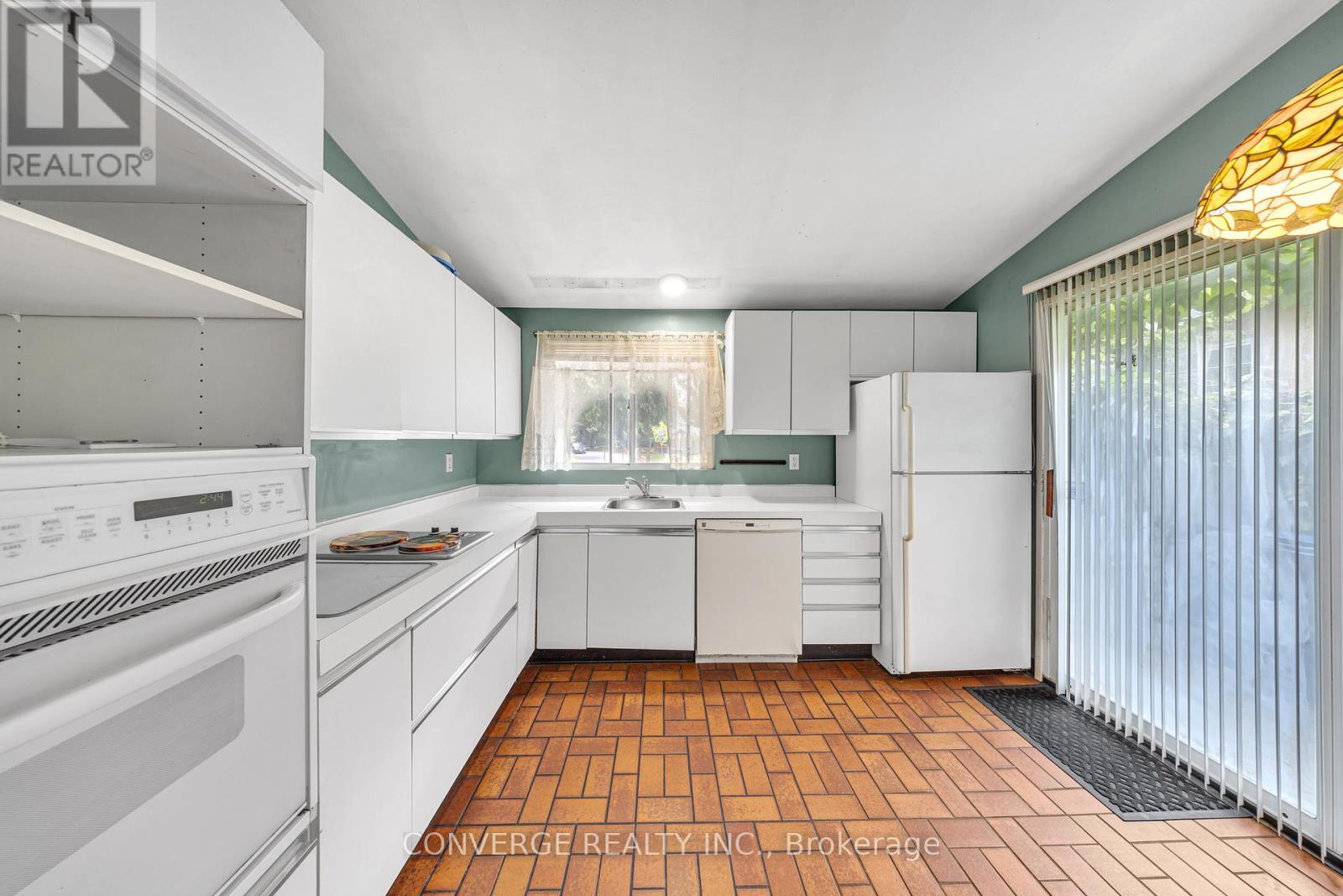 Photo 6 of 41 Brookridge Drive, Toronto ON