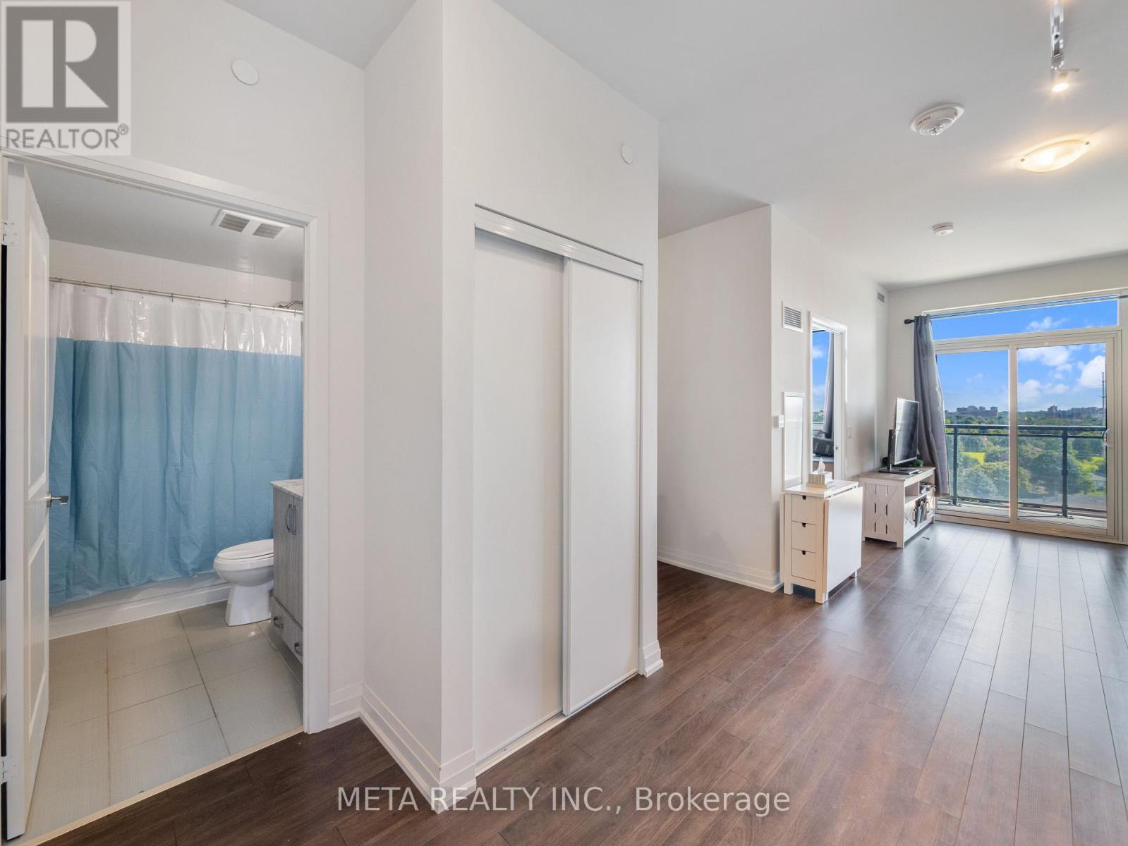 Photo 25 of 908 10 Meadowglen Place E, Toronto ON