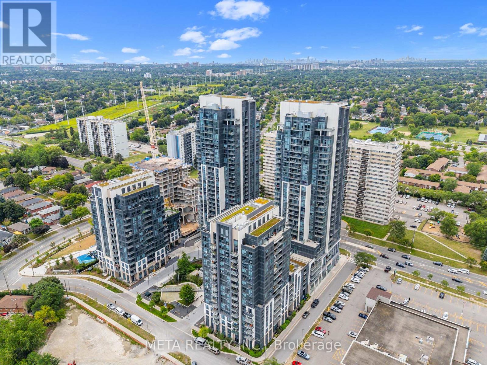 Photo 15 of 908 10 Meadowglen Place E, Toronto ON