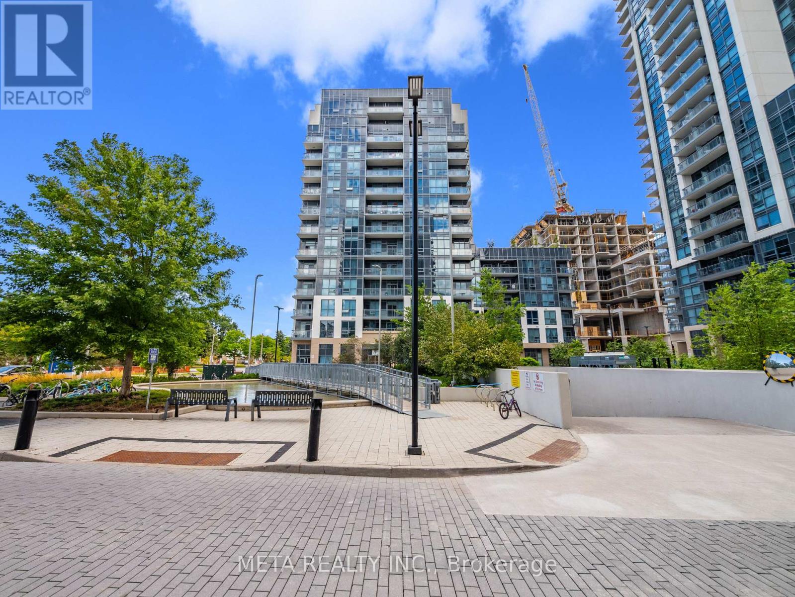 Photo 23 of 908 10 Meadowglen Place E, Toronto ON