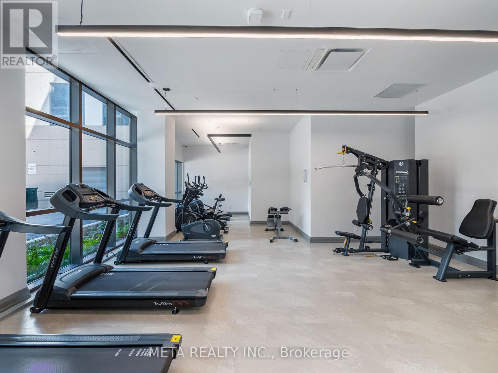 Photo 4 of 908 10 Meadowglen Place E, Toronto ON