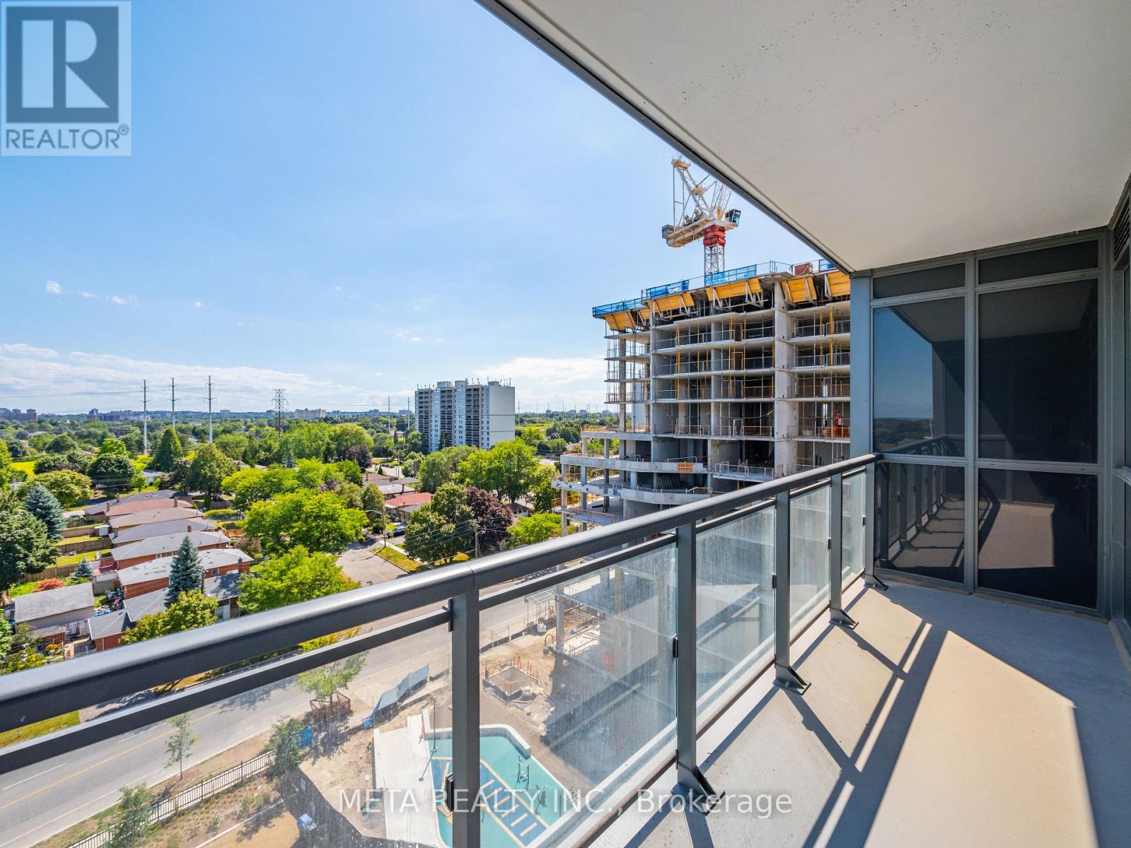 Photo 3 of 908 10 Meadowglen Place E, Toronto ON