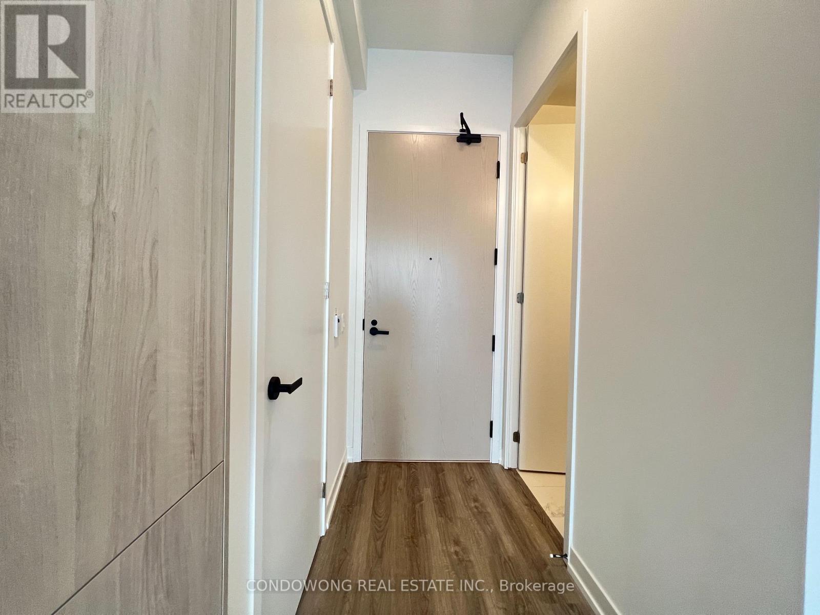 Photo 5 of 5307 195 Commerce Street, Vaughan ON
