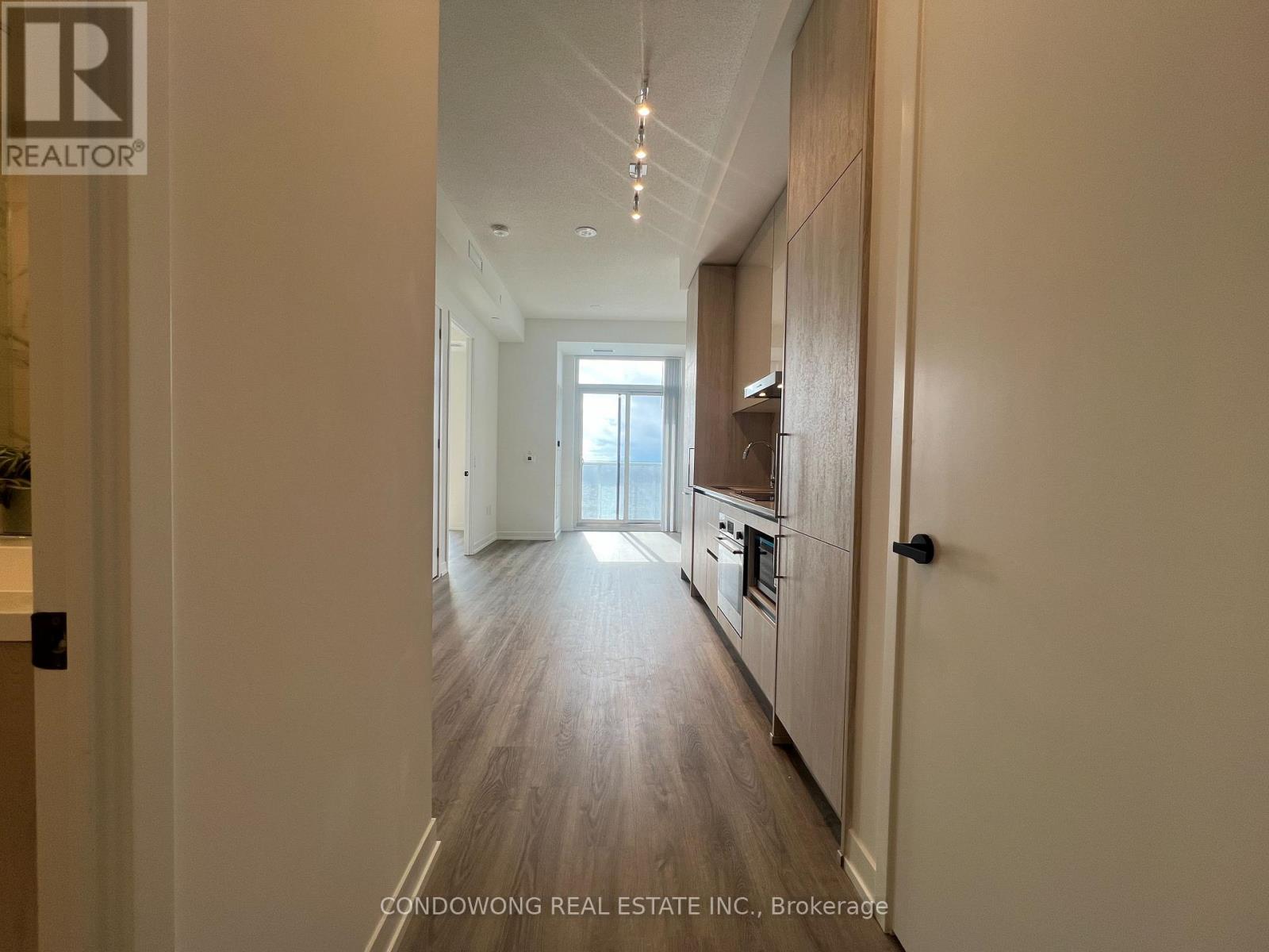 Photo 13 of 5307 195 Commerce Street, Vaughan ON