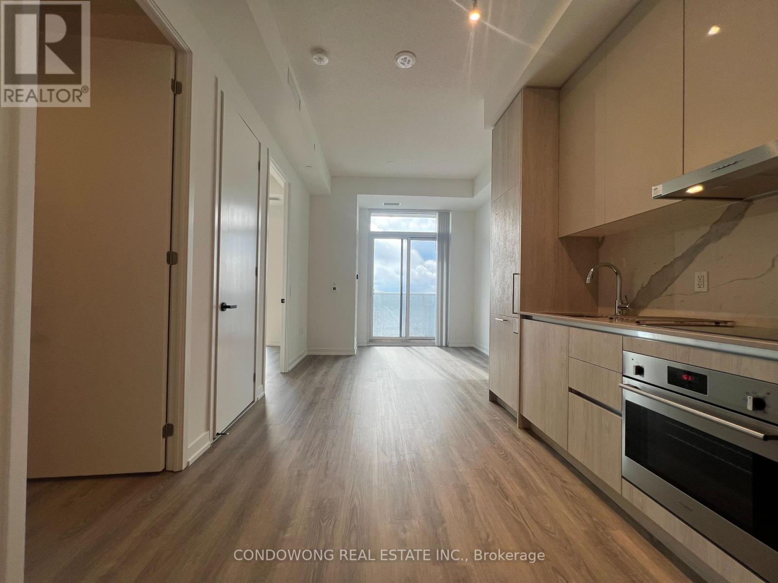 Photo 14 of 5307 195 Commerce Street, Vaughan ON
