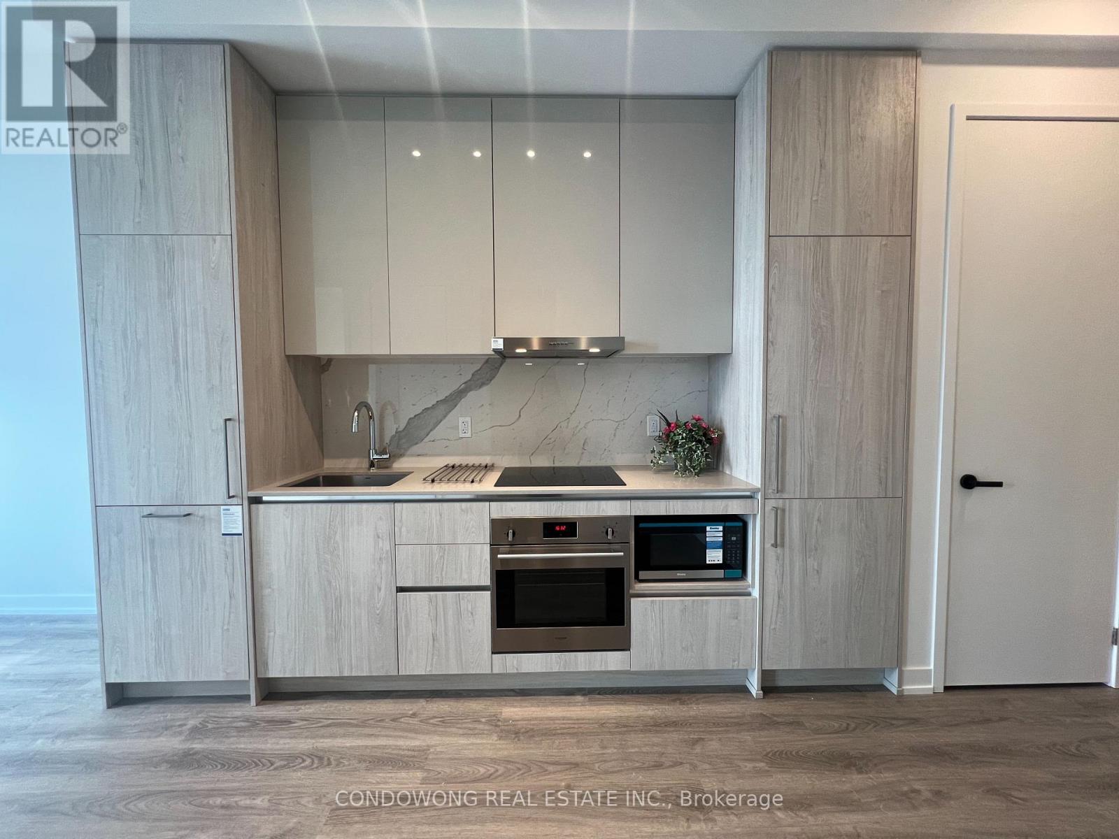 Photo 24 of 5307 195 Commerce Street, Vaughan ON