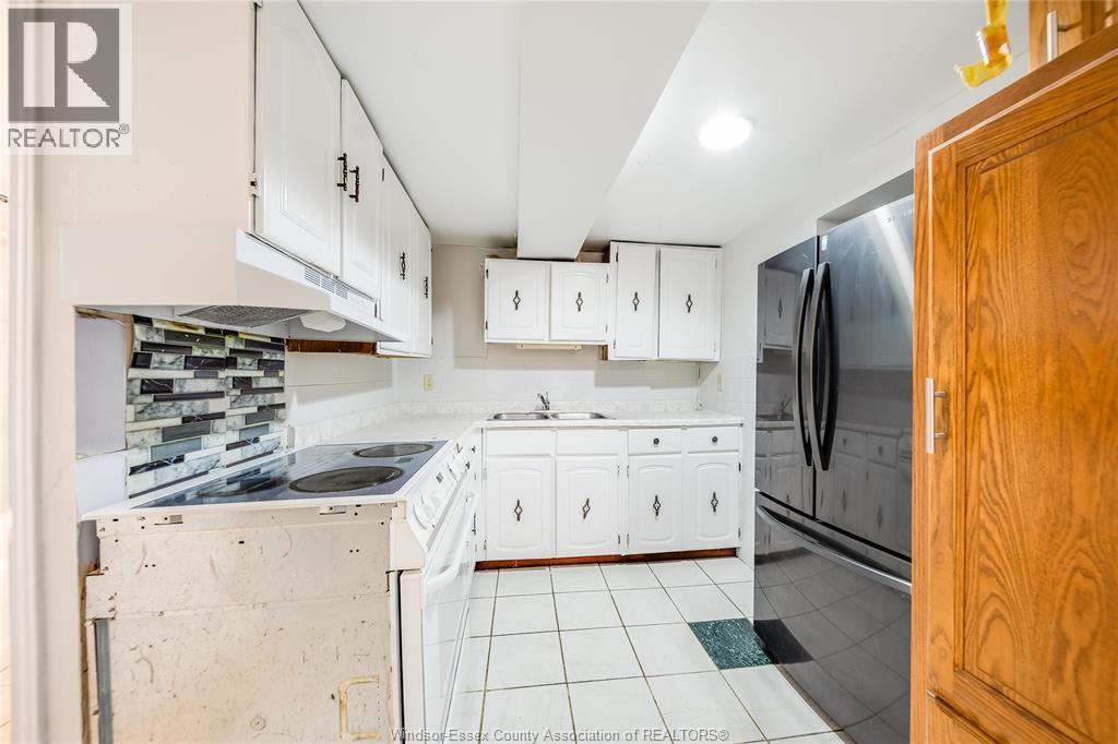 Photo 4 of 412 Prince Road, Windsor ON