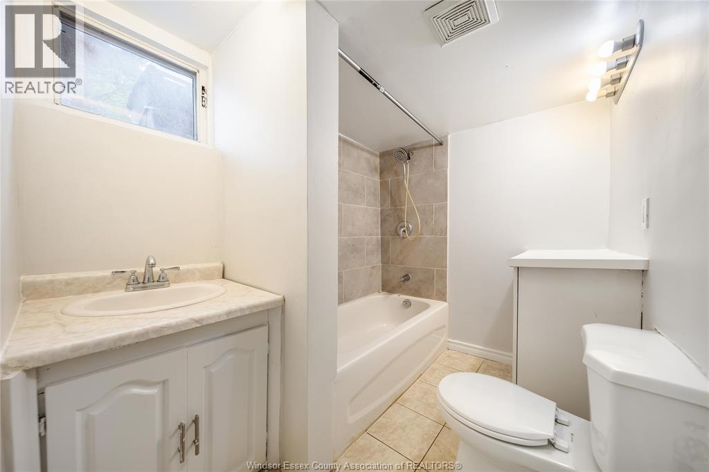 Photo 6 of 412 Prince Road, Windsor ON
