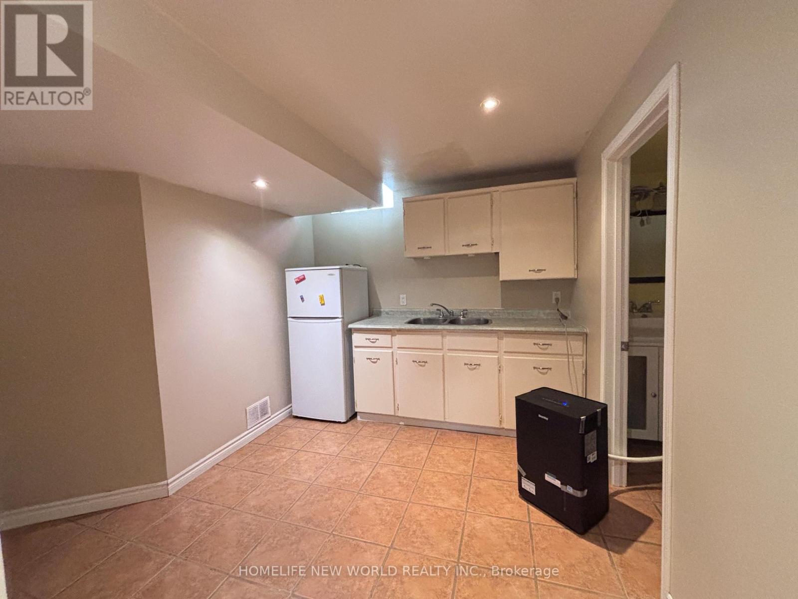 Photo 2 of 97 Bishop Drive, Barrie ON