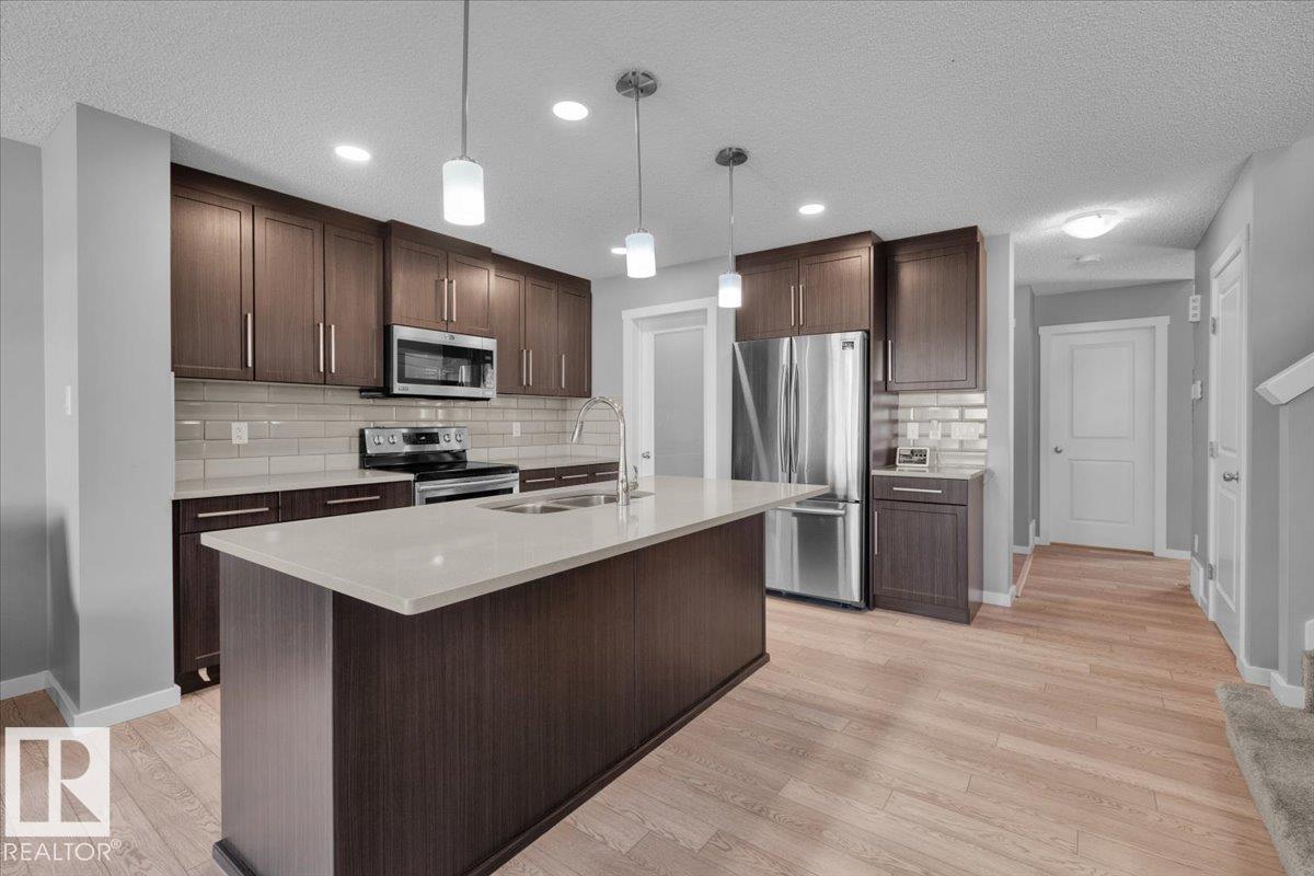 Photo 17 of 9463 209 St Nw, Edmonton AB