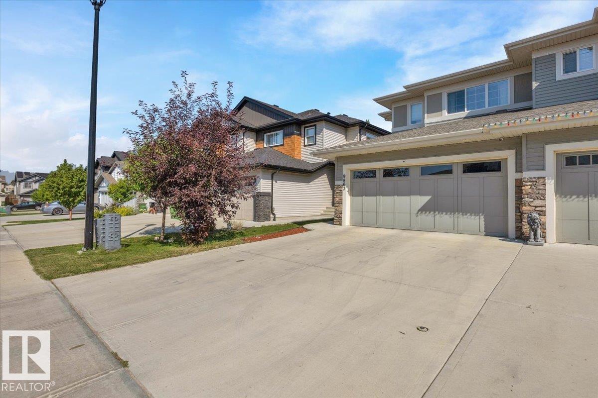 Photo 10 of 9463 209 St Nw, Edmonton AB