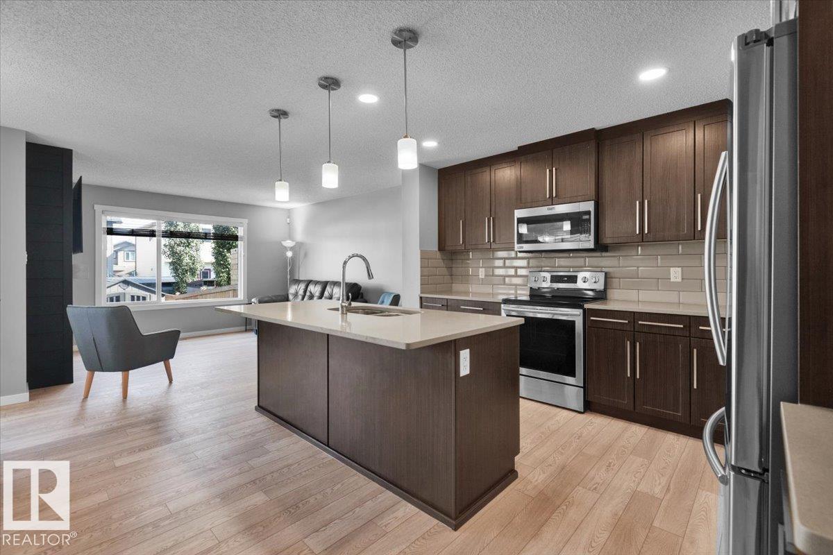 Photo 14 of 9463 209 St Nw, Edmonton AB