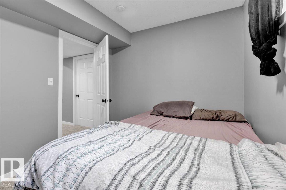 Photo 5 of 9463 209 St Nw, Edmonton AB