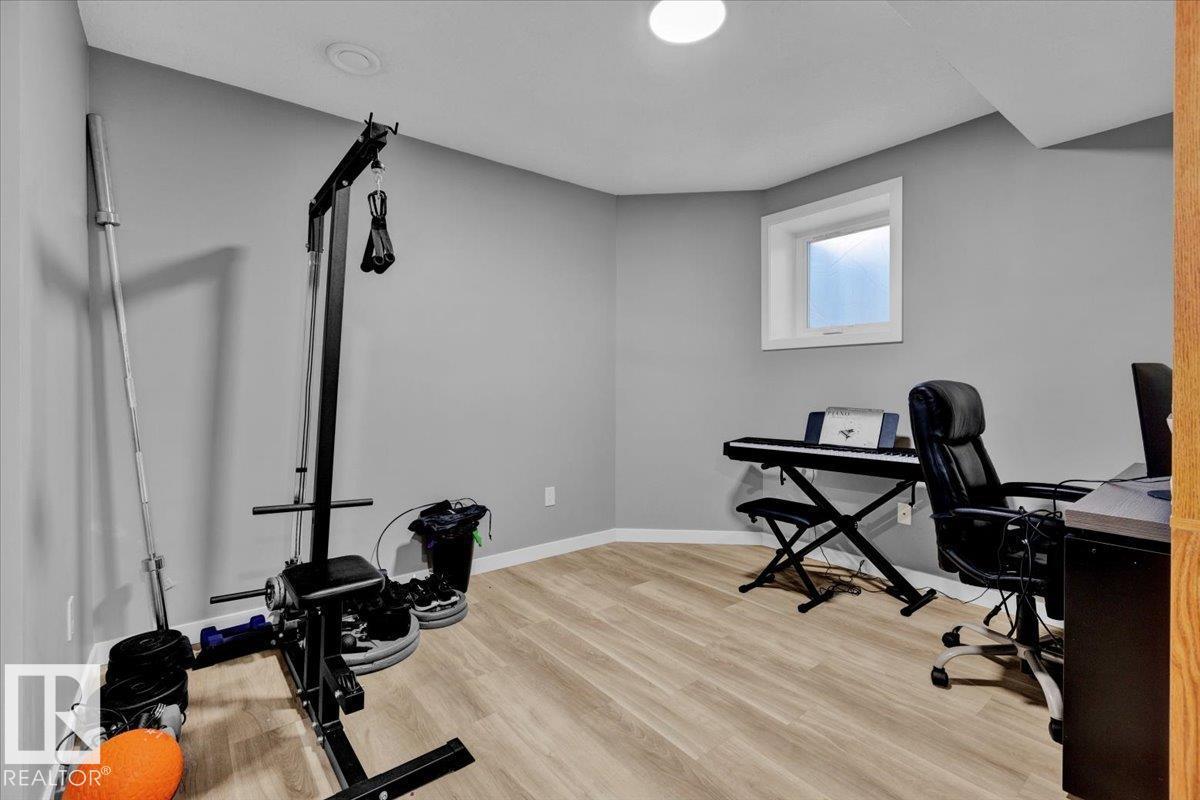 Photo 33 of 9463 209 St Nw, Edmonton AB