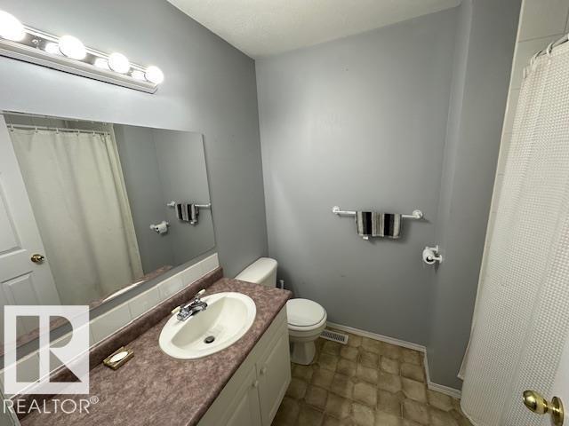 Photo 40 of 4511 49 Av, Thorsby AB