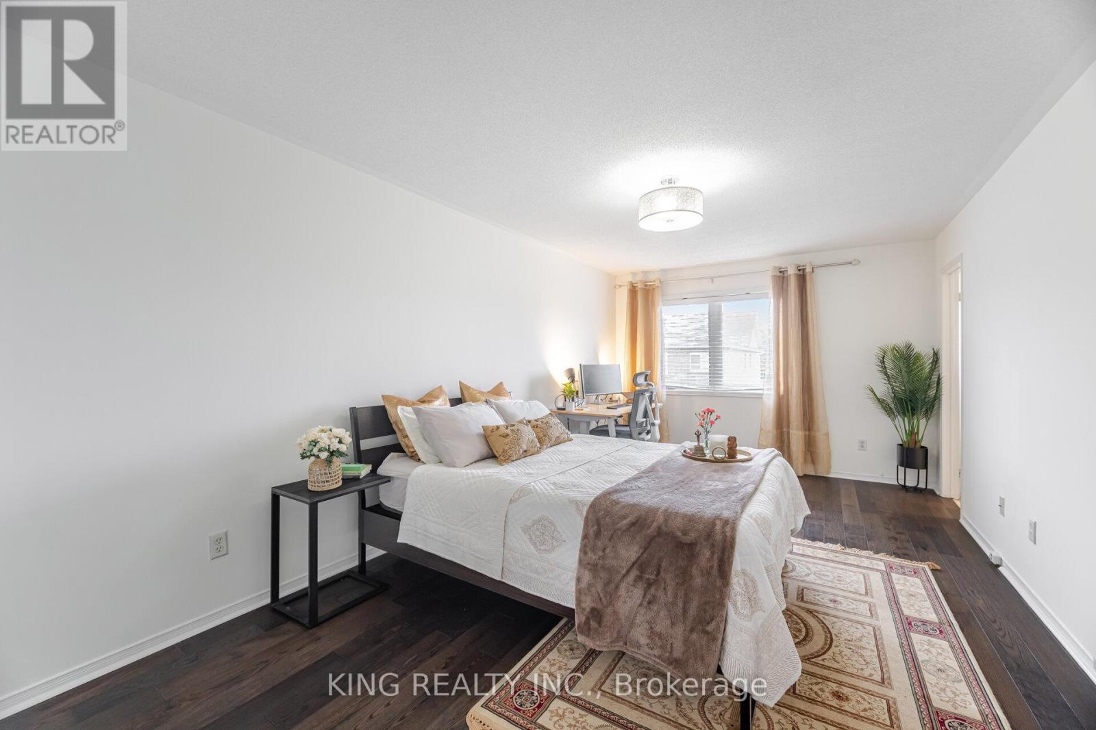 Photo 22 of 93 Crystal Glen Crescent, Brampton ON