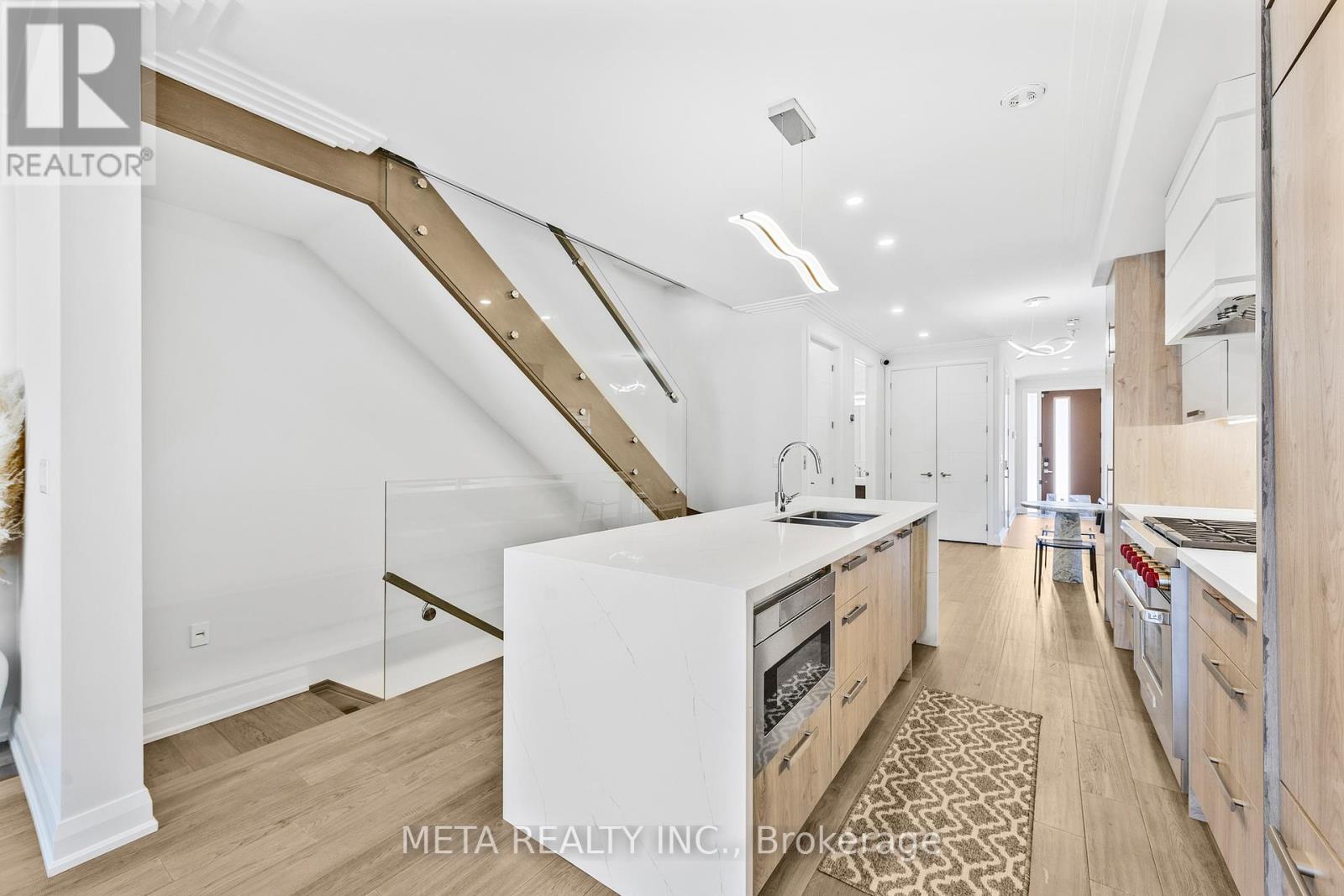Photo 28 of 41 B Maple Avenue N, Mississauga ON