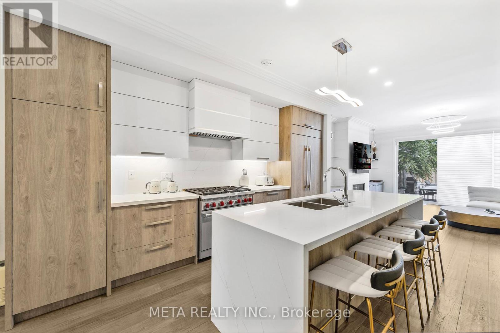 Photo 2 of 41 B Maple Avenue N, Mississauga ON
