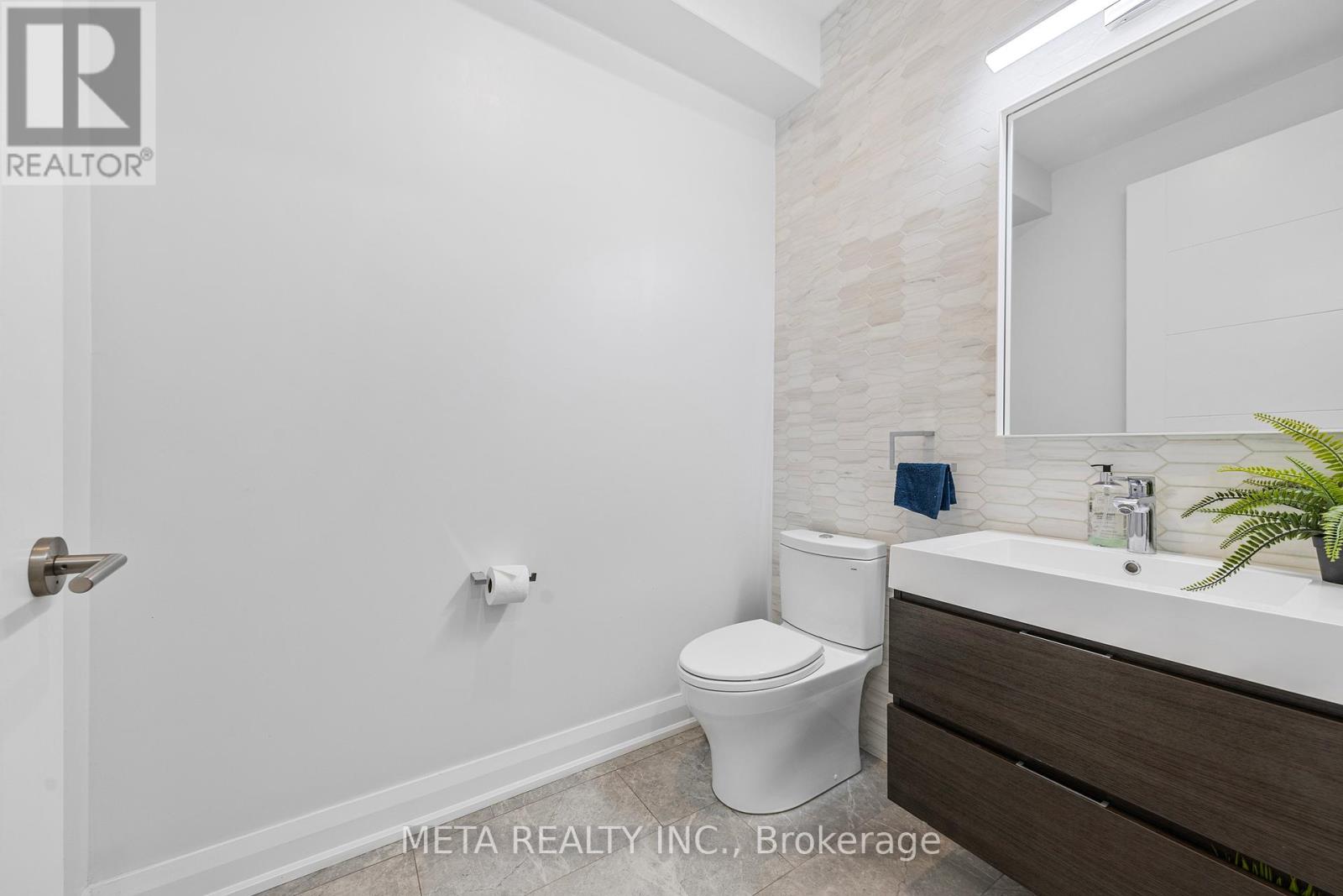 Photo 20 of 41 B Maple Avenue N, Mississauga ON